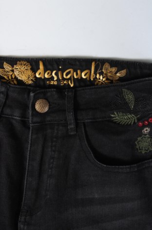 Blugi de femei Desigual, Mărime XS, Culoare Negru, Preț 246,99 Lei