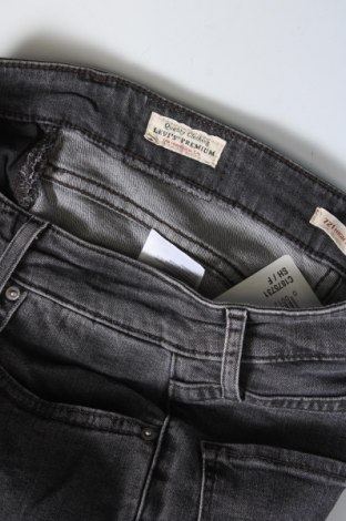 Дамски дънки Levi's, Размер M, Цвят Сив, Цена 37,99 лв.