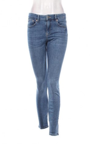 Dámske džínsy  Perfect Jeans By Gina Tricot, Veľkosť M, Farba Modrá, Cena  9,95 €