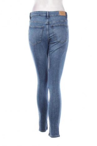 Blugi de femei Perfect Jeans By Gina Tricot, Mărime M, Culoare Albastru, Preț 50,99 Lei