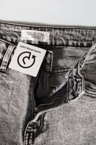 Damen Jeans Queen of Hearts, Größe M, Farbe Grau, Preis 8,99 €