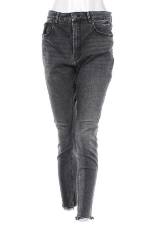 Damen Jeans Stradivarius, Größe L, Farbe Grau, Preis 10,49 €