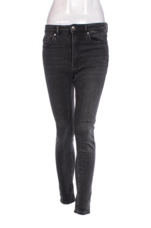 Damen Jeans Stradivarius, Größe S, Farbe Schwarz, Preis 9,49 €