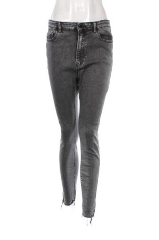 Damen Jeans Stradivarius, Größe L, Farbe Grau, Preis 7,99 €