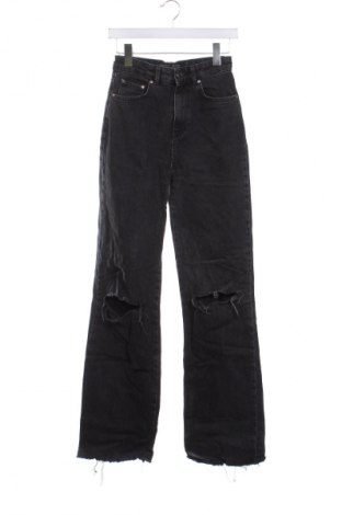 Damen Jeans Stradivarius, Größe XS, Farbe Grau, Preis € 9,49