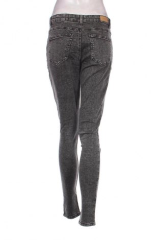 Damen Jeans Terranova, Größe L, Farbe Grau, Preis € 8,99