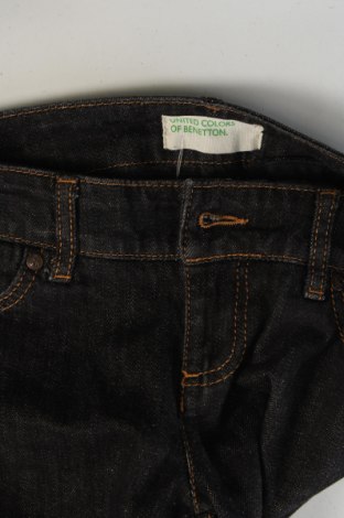 Damskie jeansy United Colors Of Benetton, Rozmiar S, Kolor Niebieski, Cena 63,99 zł