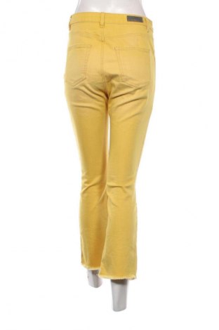 Damskie jeansy United Colors Of Benetton, Rozmiar M, Kolor Żółty, Cena 66,99 zł