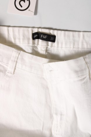 Pantaloni scurți de femei F&F, Mărime L, Culoare Alb, Preț 48,83 Lei