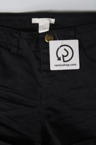 Pantaloni scurți de femei H&M, Mărime XS, Culoare Negru, Preț 48,47 Lei