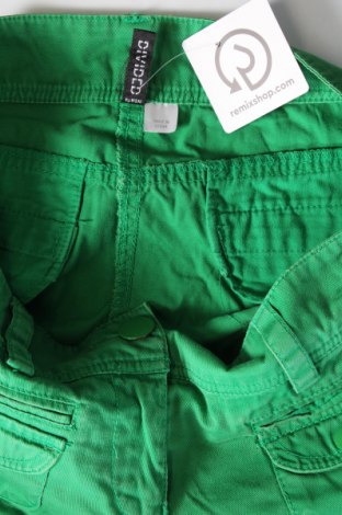 Pantaloni scurți de femei H&M Divided, Mărime M, Culoare Verde, Preț 44,99 Lei