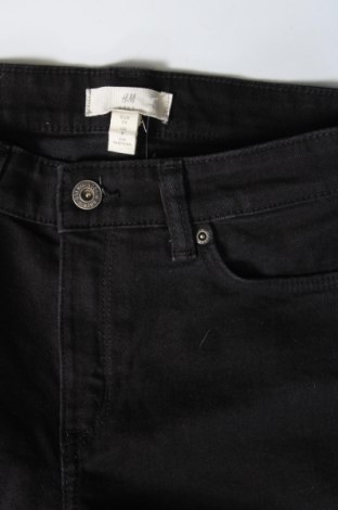 Pantaloni scurți de femei H&M L.O.G.G., Mărime XS, Culoare Gri, Preț 26,99 Lei