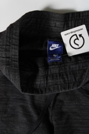 Γυναικείο κοντό παντελόνι Nike, Μέγεθος S, Χρώμα Γκρί, Τιμή 7,99 €