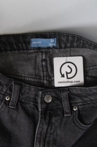 Pantaloni scurți de femei Sinsay, Mărime XS, Culoare Negru, Preț 26,99 Lei