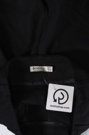 Pantaloni scurți de femei Stradivarius, Mărime XS, Culoare Negru, Preț 24,99 Lei