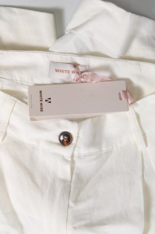 Pantaloni scurți de femei White wise, Mărime XXS, Culoare Alb, Preț 249,99 Lei