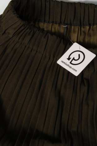 Damenhose, Größe S, Farbe Grün, Preis € 7,99