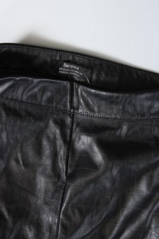 Pantaloni de femei Bershka, Mărime XS, Culoare Negru, Preț 24,99 Lei