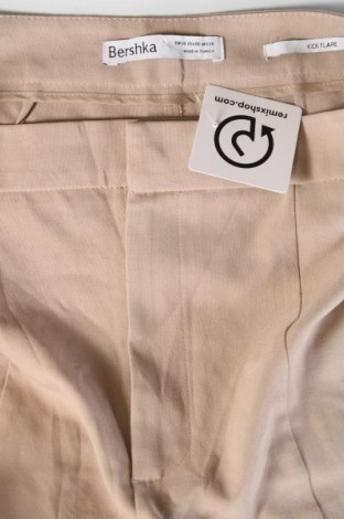 Damenhose Bershka, Größe M, Farbe Beige, Preis 6,99 €