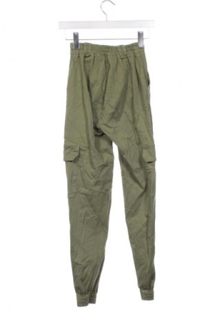 Pantaloni de femei Pull&Bear, Mărime XXS, Culoare Verde, Preț 95,99 Lei