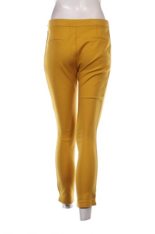 Damenhose Stradivarius, Größe M, Farbe Gelb, Preis € 9,49