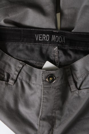 Γυναικείο παντελόνι Vero Moda, Μέγεθος S, Χρώμα Γκρί, Τιμή 5,99 €