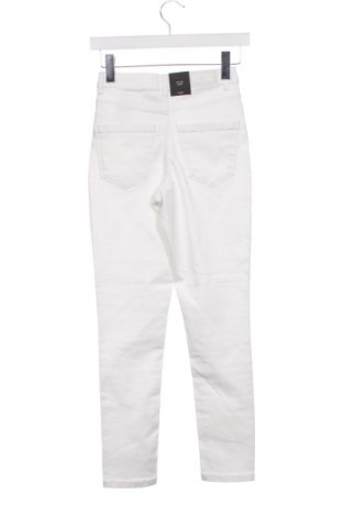 Pantaloni de femei Vero Moda, Mărime XS, Culoare Alb, Preț 86,99 Lei