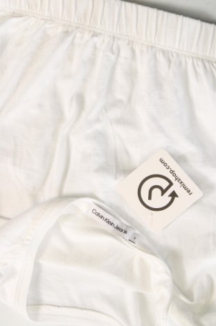 Детска блуза Calvin Klein, Размер 5-6y/ 116-122 см, Цвят Бял, Цена 13,99 лв.