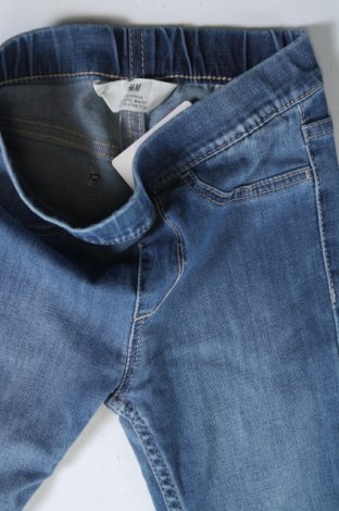 Dziecięce jeansy H&M, Rozmiar 3-4y/ 104-110 cm, Kolor Niebieski, Cena 69,13 zł