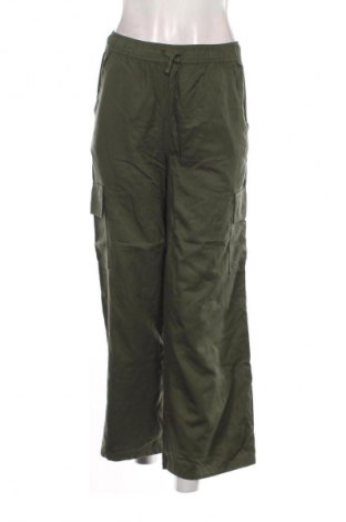 Pantaloni pentru copii C&A, Mărime 12-13y/ 158-164 cm, Culoare Verde, Preț 32,99 Lei