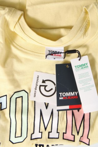 Férfi póló Tommy Jeans, Méret M, Szín Sárga, Ár 20 899 Ft