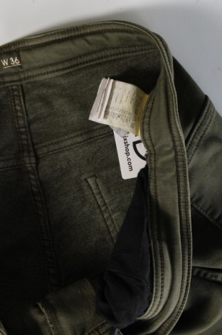 Herren Jeans, Größe XL, Farbe Grün, Preis € 13,99