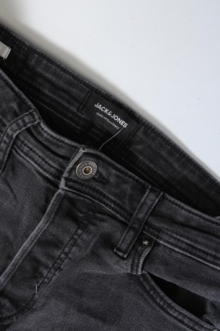 Męskie jeansy Jack & Jones, Rozmiar S, Kolor Szary, Cena 38,99 zł