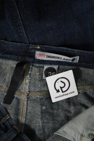 Мъжки дънки Levi's, Размер L, Цвят Син, Цена 67,99 лв.