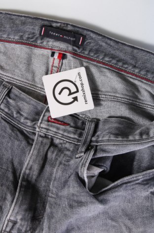 Męskie jeansy Tommy Hilfiger, Rozmiar M, Kolor Szary, Cena 131,99 zł