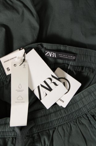 Pantaloni scurți de bărbați Zara, Mărime M, Culoare Verde, Preț 77,99 Lei