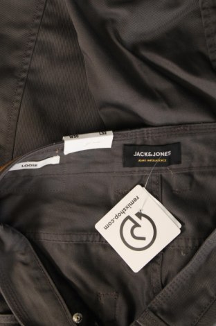 Pánske nohavice  Jack & Jones, Veľkosť S, Farba Sivá, Cena  25,99 €