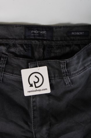 Herrenhose Pioneer, Größe M, Farbe Mehrfarbig, Preis 15,99 €