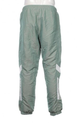 Pantaloni trening de bărbați Adidas Originals, Mărime M, Culoare Verde, Preț 157,99 Lei