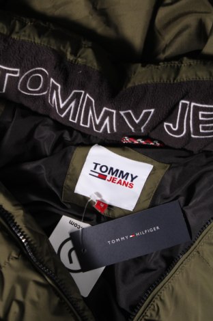 Мъжко яке Tommy Jeans, Размер M, Цвят Зелен, Цена 381,49 лв.