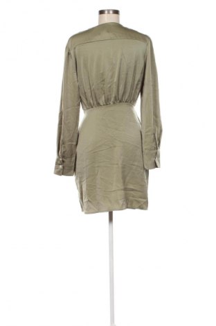 Kleid, Größe M, Farbe Grün, Preis € 8,49