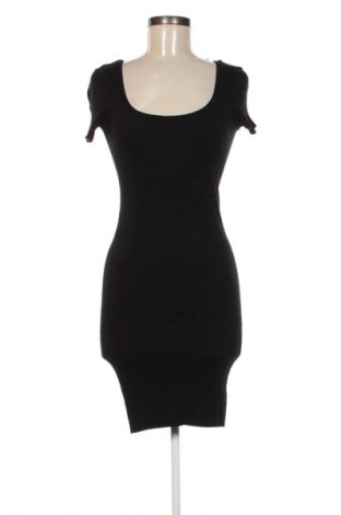 Kleid Bershka, Größe L, Farbe Schwarz, Preis 13,99 €