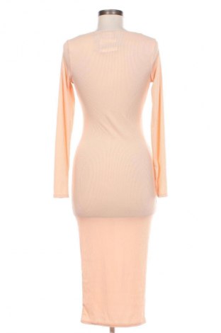 Kleid Pretty Little Thing, Größe M, Farbe Beige, Preis 15,49 €