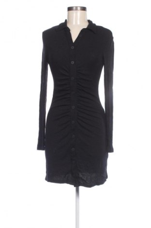 Kleid Stradivarius, Größe M, Farbe Schwarz, Preis 10,49 €