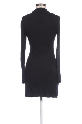 Rochie Stradivarius, Mărime M, Culoare Negru, Preț 38,99 Lei