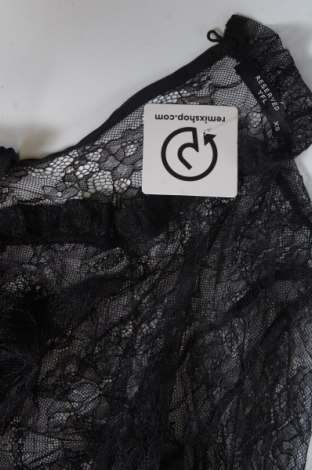 Kleid Yfl Reserved, Größe XS, Farbe Schwarz, Preis € 7,99