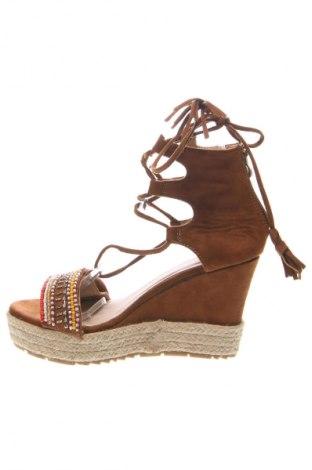 Sandale Vices, Mărime 39, Culoare Multicolor, Preț 67,99 Lei