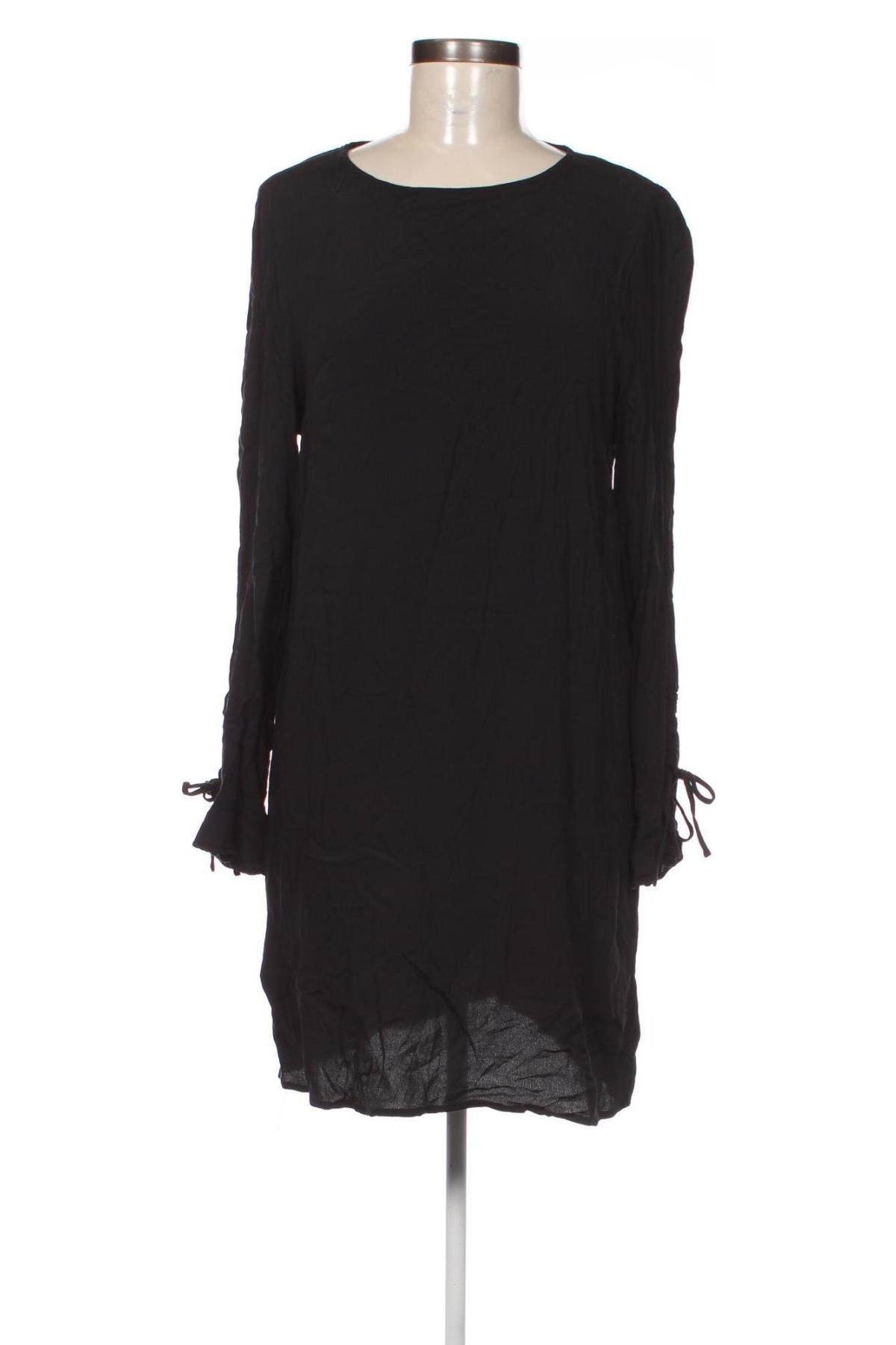 Rochie H&M, Mărime M, Culoare Negru, Preț 33,99 Lei