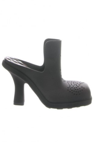 Papuci Burberry, Mărime 36, Culoare Maro, Preț 2.239,99 Lei