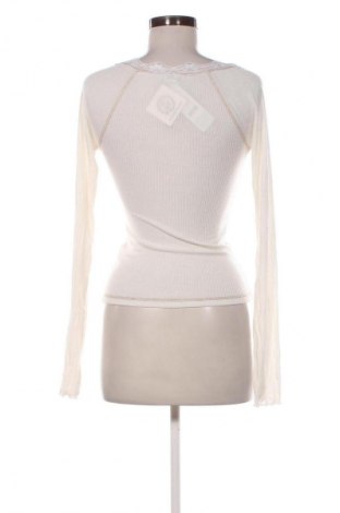 Bluzka damska BDG, Rozmiar S, Kolor ecru, Cena 252,99 zł